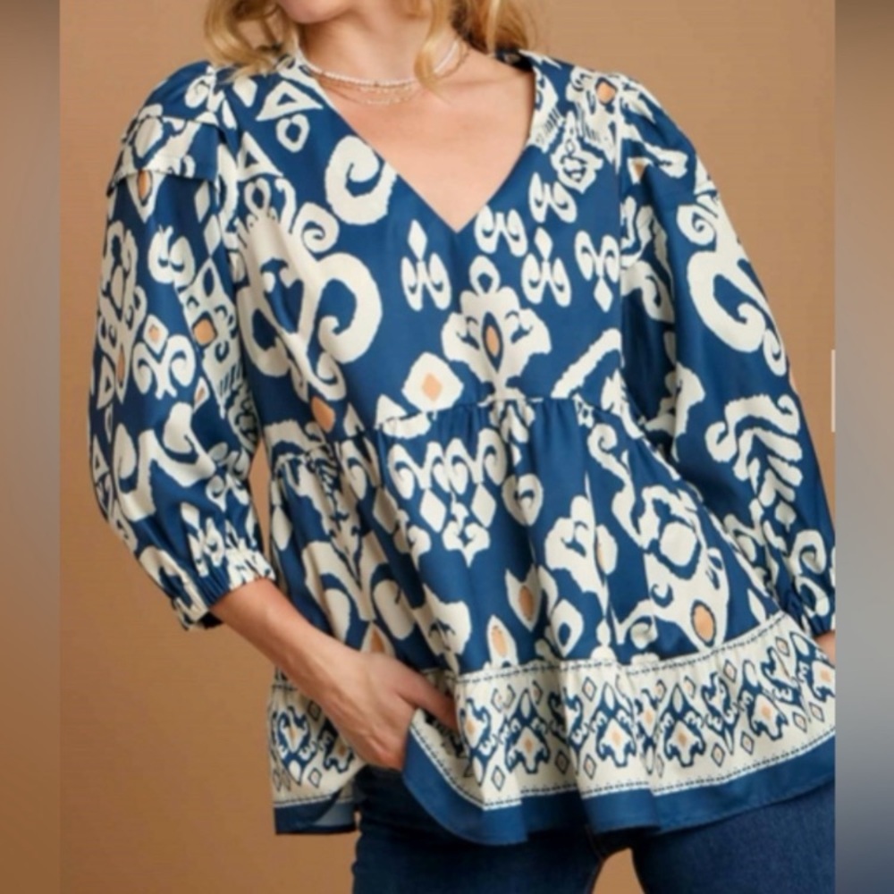 Umgee Blue and Cream Patterned Blouse
